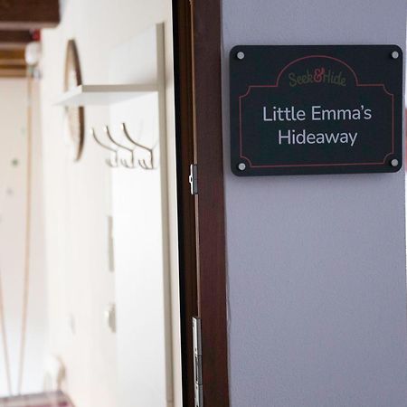 Seek And Hide - Little Emma'S Hideaway Брашов Экстерьер фото